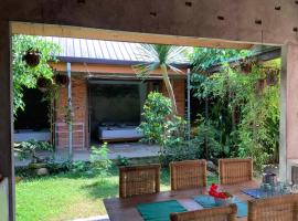 Villa di Bukit Lawang: LocalDailyLife, near Jungle，位于武吉拉旺的乡村别墅