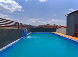 Mangal Residency Rooftop Pool，位于乌代浦达博克机场 - UDR附近的酒店