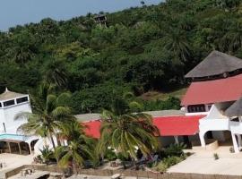 HOTEL DU BAR DE LA MER CAP SKIRRiNG，位于Kabrousse的酒店