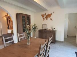 Maisonnette rénovée et son jardin，位于沙泰勒罗的酒店