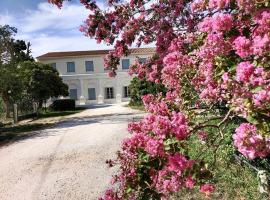 HOTEL LE FLOREAL，位于Le Soler的酒店