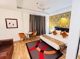 Qotel Hotel AT Residency Kaushambi Anand Vihar，位于加济阿巴德的酒店