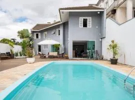 Linda casa, ampla, com piscina, muito confortável.