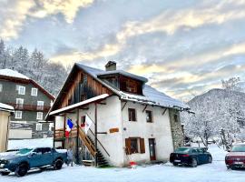 CASA-Le Gerland pretty duplex in a chalet St-Véran 7p，位于圣韦朗的酒店