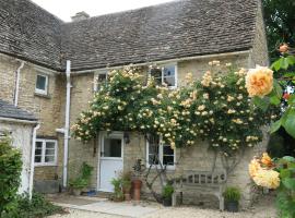 Characterful Cotswold cottage，位于赛伦塞斯特的酒店