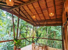Yogachal Vista Mar Bamboo House in the Jungle，位于奥霍查尔的乡村别墅