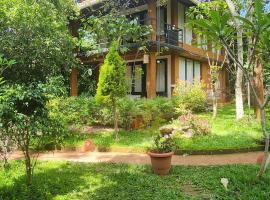 Le Kuruva isles wayanad jungle resort，位于Chekadi的酒店