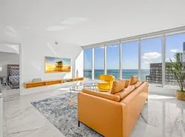 41st Floor Icon Brickell Corner 2 bed/2bath with Bay and CityView • 5 star SPA