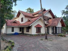 SARAS HOME ALAPPUZHA BEACH，位于阿勒皮的酒店