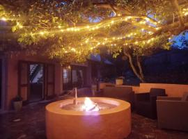 Milky Way: Home with large garden, firepit & stars，位于滨海肯顿的酒店
