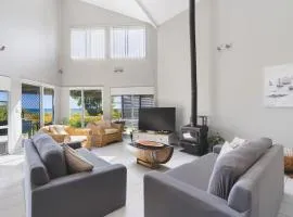 Seaview Beach House by Peppy Beach Retreats®