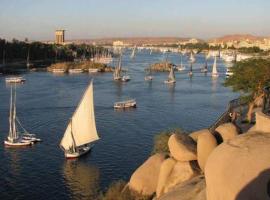 القارب في نهر النيل，位于阿斯旺的船屋