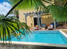 VILLA PAPAYE LES PIEDS DANS L'EAU ORIENT BAY SAINT MARTIN，位于Saint Martin的酒店