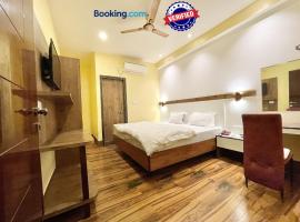 Hotel SHIVAM ! Varanasi - Forɘigner's Choice ! fully Air-Conditioned hotel, near Kashi Vishwanath Temple, and Ganga ghat，位于瓦拉纳西的酒店