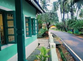 The Bungalow Bogmalo An 1880 Indo Portuguese Heritage Beach Villa South Goa，位于波戈马洛的木屋