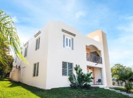Colinas del Atlantico Vacational House 2nd Floor，位于伊莎贝拉的酒店