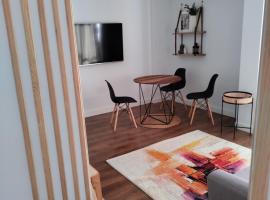 Oasis-Triana's Hallway，位于卡马斯的酒店