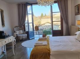 Chez Jack Confolens，位于孔佛朗的住宿