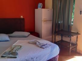 Hotel-Balneario Acuamanía，位于Hernandarias的酒店