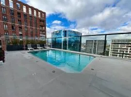 Beautiful 2 Bedroom with pool