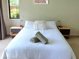 Private guest room - no kitchen，位于瓦纳卡的民宿