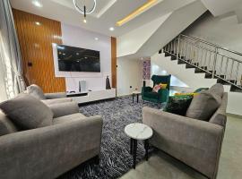 Grey Villa - 3 bedroom Duplex，位于阿布贾的公寓