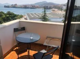 Apartamento dúplex junto a la playa con garaje