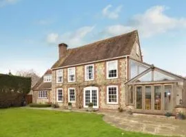 Luxury Brick and Flint House in Funtington