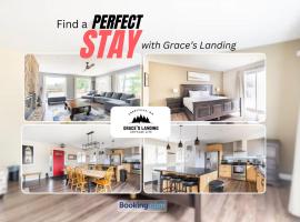 Stunning All Season Waterfront Cottage By Grace's Landing Short Term Rental and & Long Term Accommodation Corbyville Ontario，位于贝尔维尔的乡村别墅