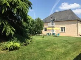 Manoir de charme avec jardin, salle de jeux et proche du Mans (25 min) - FR-1-410-197