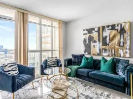One Bed and Den Upscale Comfort Condo with Parking
