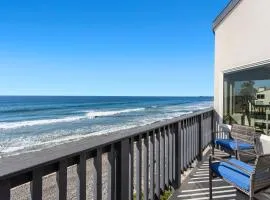 2BR Oceanfront Condo - Private Balcony - Spacious