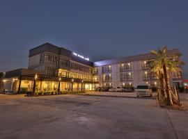 โรงแรม เดอะโมเดล การ์เด้น，位于Yasothon的酒店