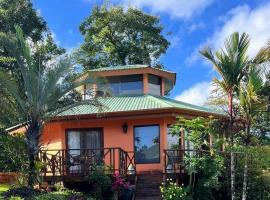 Picturesque Lakeshore House，位于Tilarán的酒店