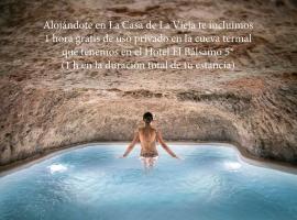 La Casa de la Vieja - Rustic & Charming Appartments，位于贝尔蒙特的精品酒店