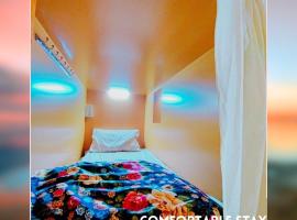 Astra Hostel Near Burjuman Metro Station，位于迪拜的酒店