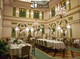 Grand Hotel