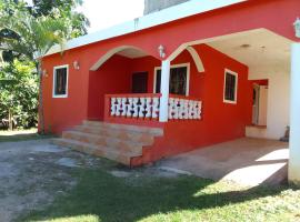 Típica casa dominicana a 12 minutos de la playa，位于拉斯加勒拉斯的酒店