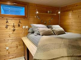 Cosy Petite Chalet T3, Jardin, Terrasse, Parking. Chamonix Mont-blanc.，位于里雾诗的酒店