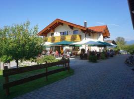 Cafe Wastelbauerhof - Urlaub auf dem Bauernhof，位于基姆湖畔贝尔瑙的乡村别墅
