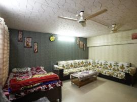 Kashi dham Homestay ( close to Kashi Vishwanath temple and Ghats)，位于瓦拉纳西的酒店