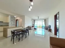 Spacious 4 bedrooms condo at ForestCity