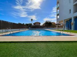 La Ribera - terraza, piscina y playa，位于圣哈维耶尔的带停车场的酒店