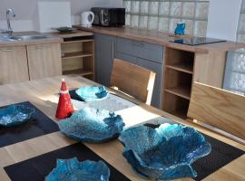 DOM WITA I MAŁGOSI，位于Zachełmie的酒店