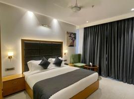 HOTEL Tamarind，位于Mohali昌迪加尔机场 - IXC附近的酒店