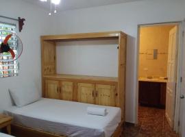 Las Galeras Island Hostel，位于拉斯加勒拉斯的旅馆
