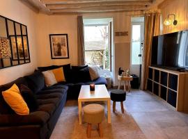 Appartement duplex cosy，位于Seine-Port的带停车场的酒店
