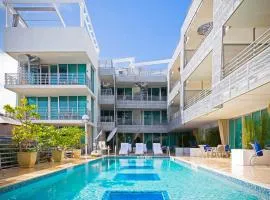 Prime Location Penthouse South Beach Condo Rooftop Balcony steps to Ocean Drive and Beach