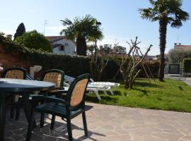 Relaxing villa near the sea in Caorle，位于卡奥莱的酒店