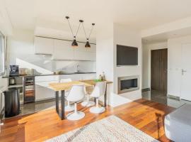 Comfortion Le Papillon - Appartement de luxe avec vue et piscine，位于皮托的带泳池的酒店